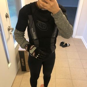 MTB protective armour and wrist